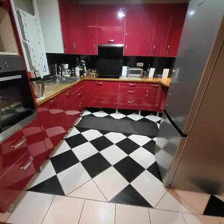 Casa vacanze Family Home, Metro Line 14, Orly